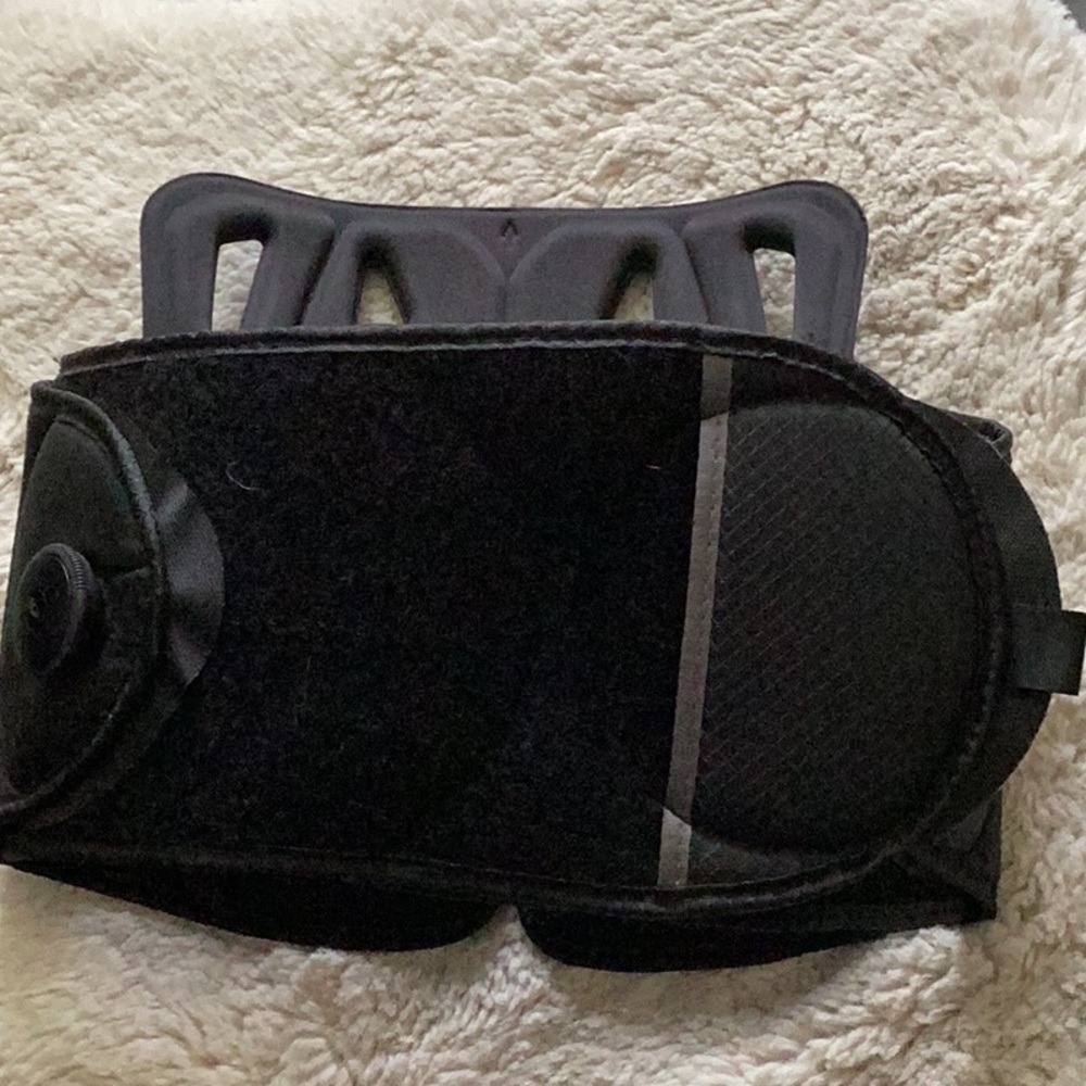 EUC Exos Form ll back brace - Picture 3 of 4